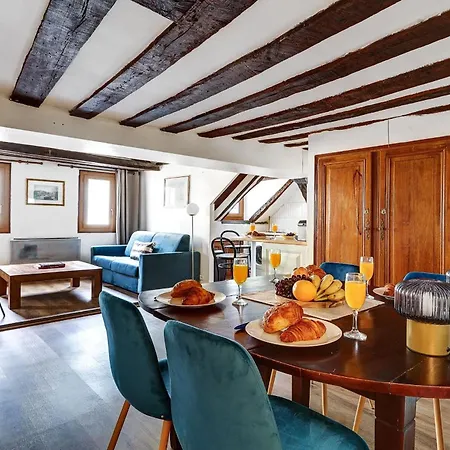 Ile Saint-Louis Flat *