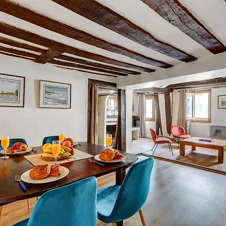 Ile Saint-Louis Flat *