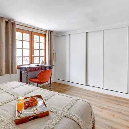 Ile Saint-Louis Flat *